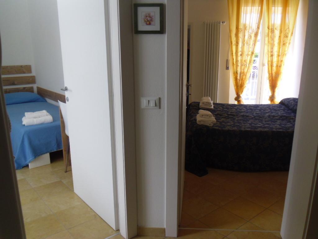 Appartamento Villa Tony Lazise Oda fotoğraf